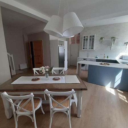 Spacieux Et Cosy Duplex Centre Historique - 2 Chambres - Transport Facile วาลองเซียนส์ ภายนอก รูปภาพ