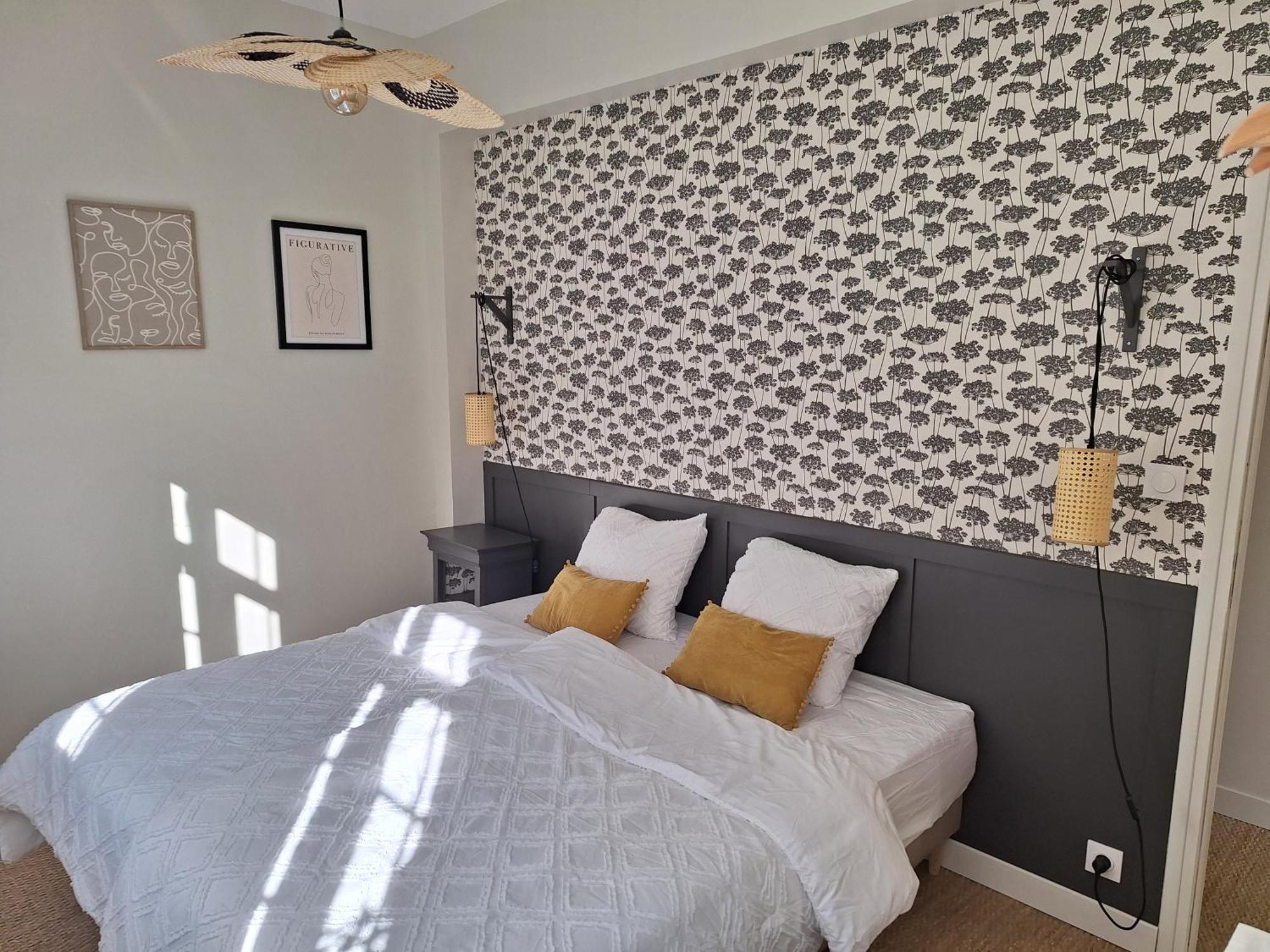 Spacieux Et Cosy Duplex Centre Historique - 2 Chambres - Transport Facile วาลองเซียนส์ ภายนอก รูปภาพ